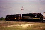 CSX 4590 & 4595 work the yard